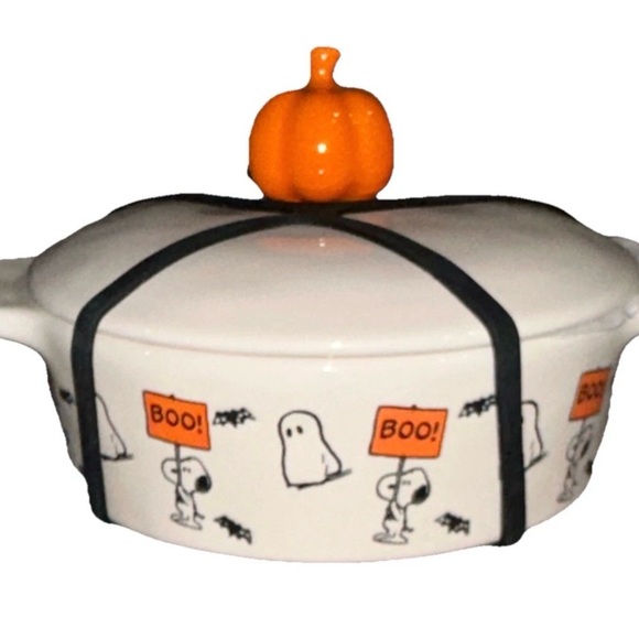 Rae Dunn Peanuts Halloween Snoopy Brie Baker Baking or Candy Dish with Lid NEW - Picture 3 of 6